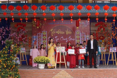✨ Khi truyền thống gặp gỡ sáng tạo – Khi yêu thương được lan tỏa từ mái trường ✨ Hoạt động tập thể “Tết đoàn viên-cùng em sáng tạo STEM”