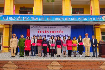 Tuyên truyền ATGT tại Trường Tiểu học xã Nguyên Lý