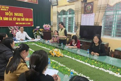 CHI BỘ TRƯỜNG TIỂU HỌC NGUYÊN LÝ TỔ CHỨC HỘI NGHỊ KIỂM ĐIỂM, ĐÁNH GIÁ, XẾP LOẠI CUỐI NĂM 2025
