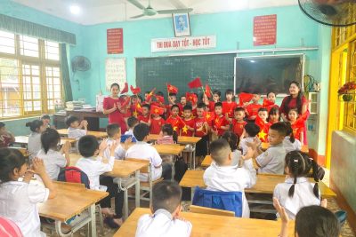 Hoạt động trải nghiệm: trẻ 5 tuổi tham quan trường Tiểu học Nguyên Lý